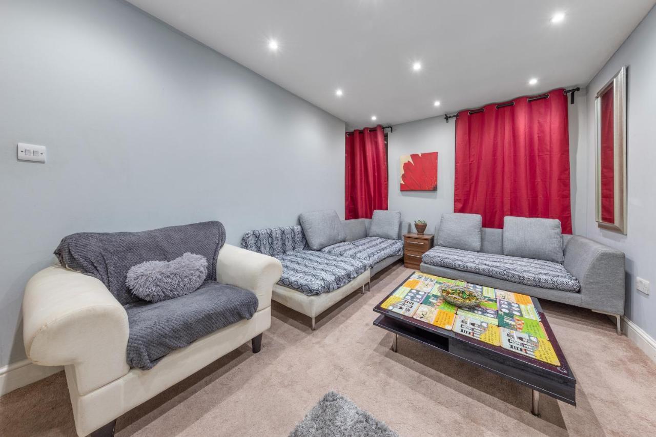 Elegant And Chic 2-Bedroom Basement Apartment In Paddington Londýn Exteriér fotografie